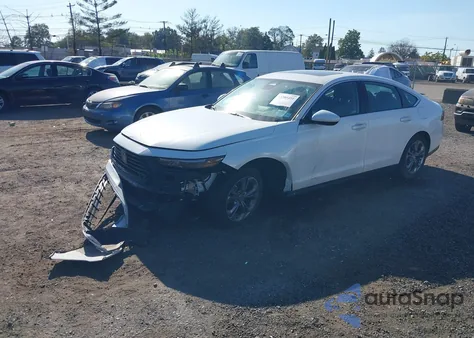 2024 Honda Accord Ex z USA, uszkodzony, nr VIN 1HGCY1F34RA056271